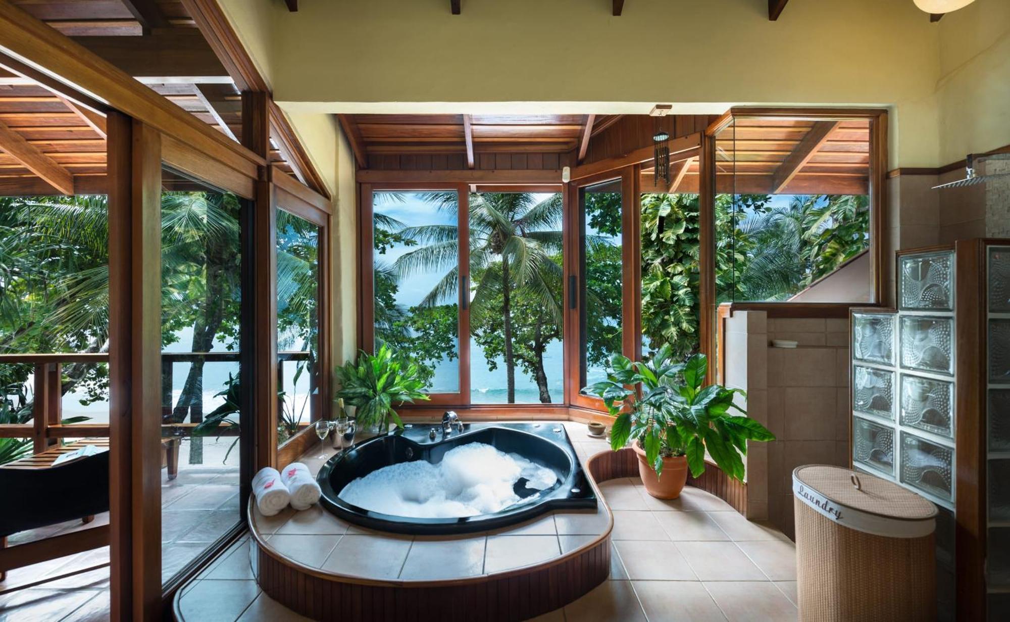 Elegant Costa Rican Villa With Oceanfront Infinity Pool Río Grande Eksteriør billede